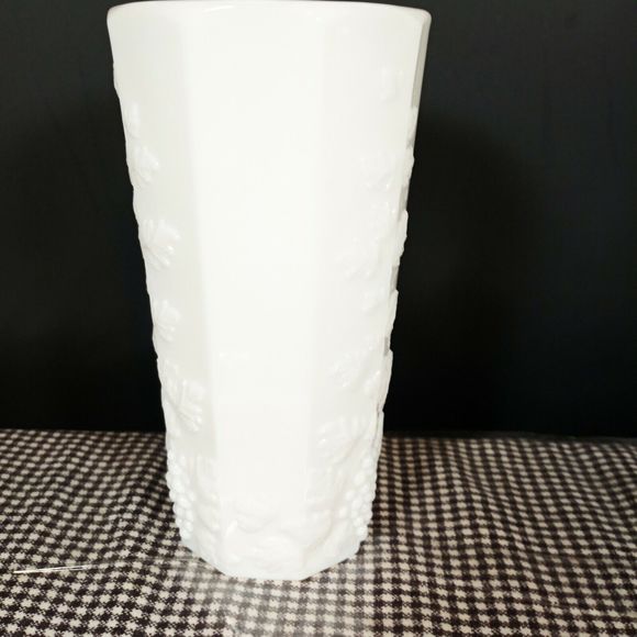 1 Grapevine White MILK GLASS Tea Glass, WEST MORELAND Cottage County Farmhouse - Picture 7 of 12